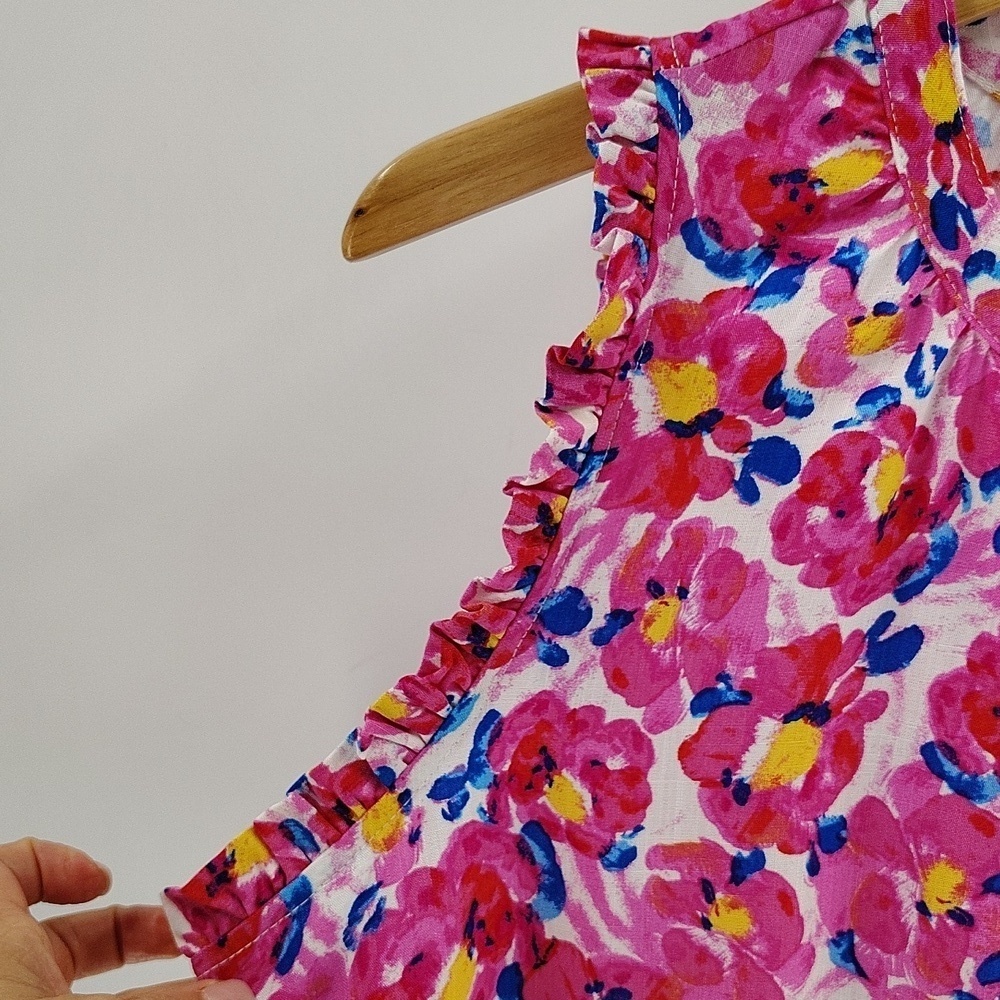 Time & Tru Pink Floral Pullover Blouse Sleeveless Top Button Front NWT Medium - Picture 5 of 8